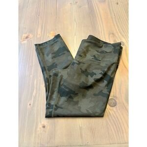 F6 Lululemon Athletica camo green cropped leggings‎ size 6 womens